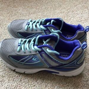 Womens Easy Spirit NWT